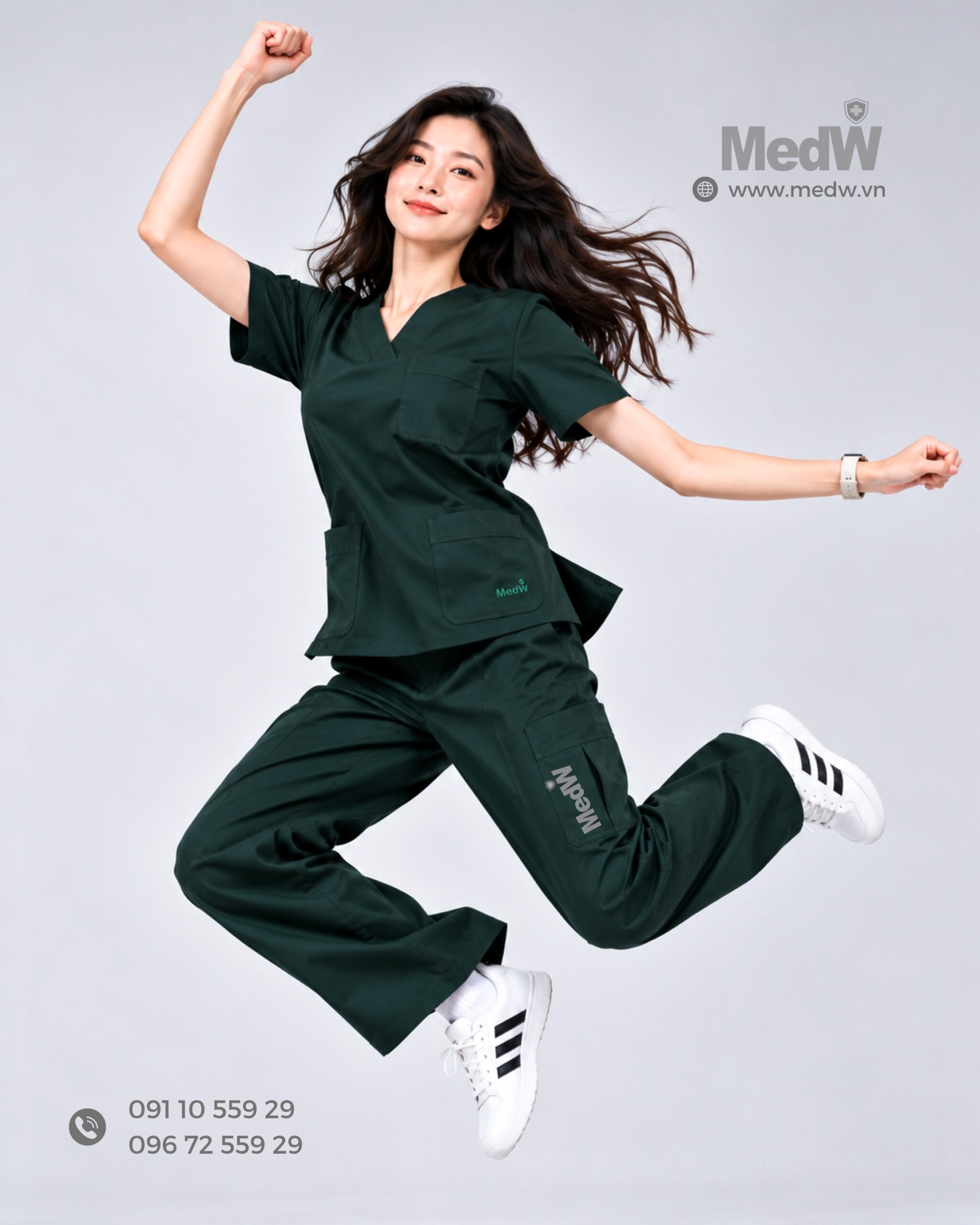 MedW Venus Sovereign Evergreen Scrubs Nữ Y Bác Sĩ Xanh Tùng Bách - Đồng Phục Y Tế Màu Xanh Rêu Sậm 13 Dong phuc y te nu mau xanh la dam scaled